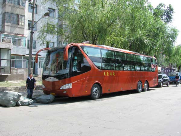 深圳通勤车租赁告别拥挤的地铁公交