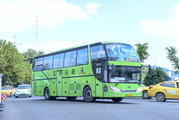 突发的团建活动，公司如何寻车？看鸿鸣（团建用车）